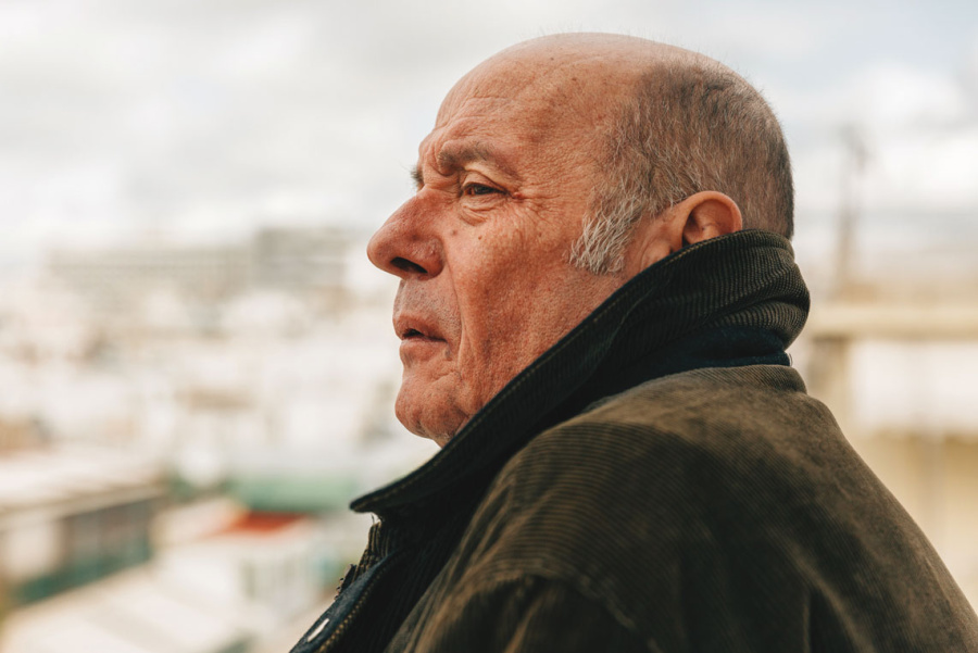 12 anti-lessons on theatre and acting with Vassilis Papavassiliou