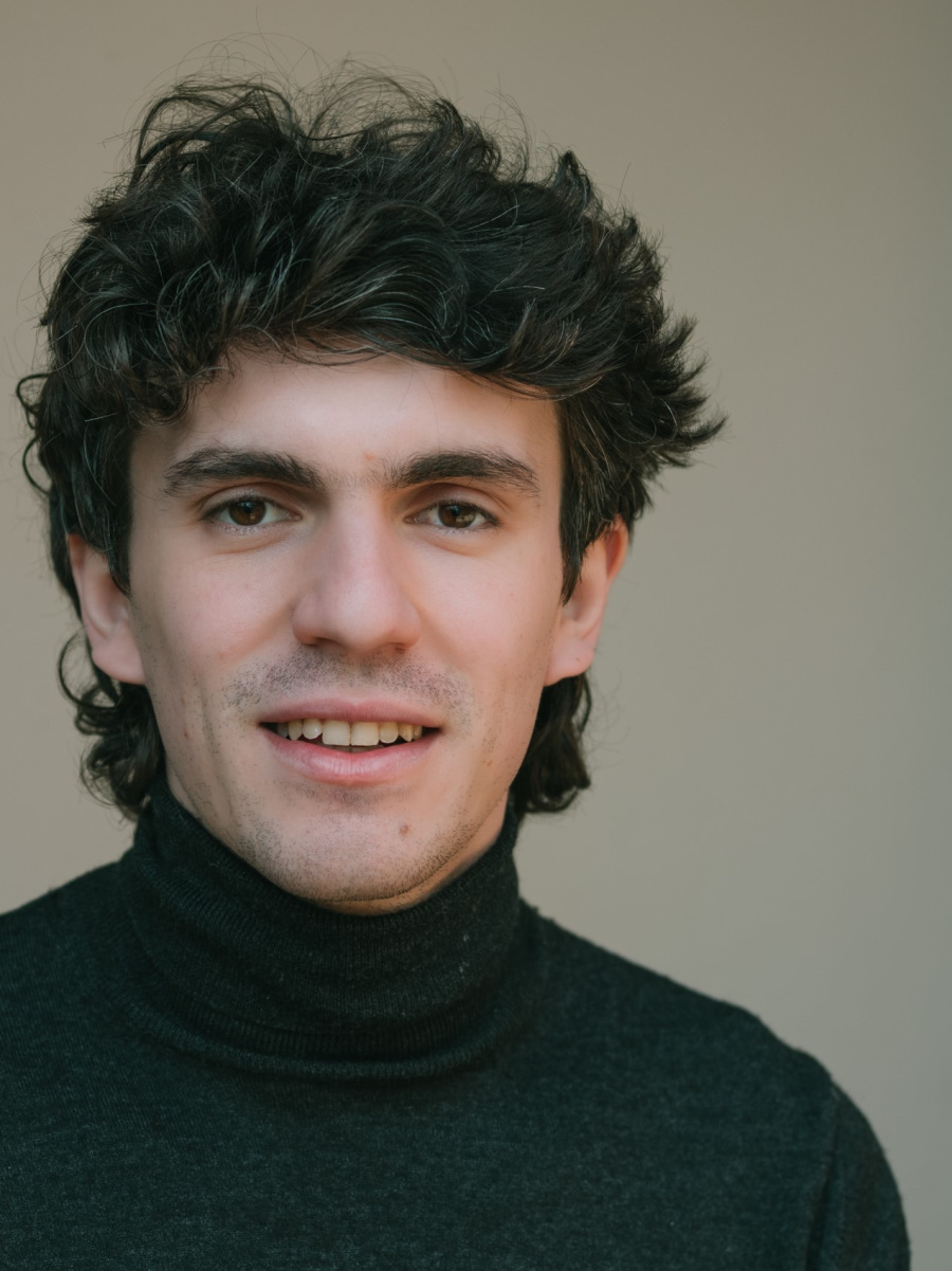 Dimitris Kapouranis: The real bet of this show is to give the speech clearly and honestly.