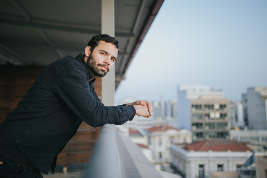 Γιάννης Καράμπαμπας: Συμβαίνει να ζούμε σε μία κοινωνία όπου ελλοχεύουν ο ατομικισμός, η ξενοφοβία, η ανθρωποφοβία, ο φασισμός.