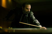 Michalis Kaliotsos ΡΟΥΑ ΜΑΤ του Γιώργου Κλεάνθους 
site specific παράσταση στο μπιλιαρδαδικο Roi Mat 
(Άγιος)
2024