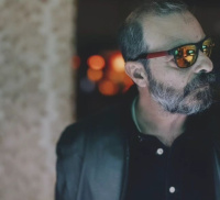 Michalis Kaliotsos ΡΟΥΑ ΜΑΤ του Γιώργου Κλεάνθους 
site specific παράσταση στο μπιλιαρδαδικο Roi Mat 
(Άγιος)
2024