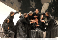 Οκτώ γυναίκες (2008)