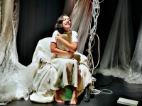 Αλεξάνδρα Τσιάγκα - Δεσποινίς Χάος, 2022 (θέατρο)