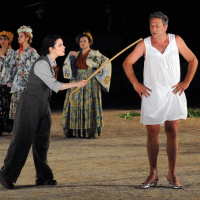 Εκκλησιάζουσες (2012)