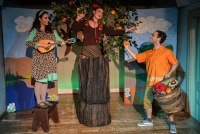 The apple tree that always laughs and the secret of friendship (2016)