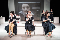 ΚΑΙ ΤΩΡΑ: Ο ΚΟΣΜΟΣ! ή Αυτό που αποκαλείτε Έξω, εμένα δεν μου λέει τίποτα (2020)