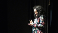 Μαρία Μαραγκουδάκη - Άκου καθώς περνάει, 2022 (θέατρο)
