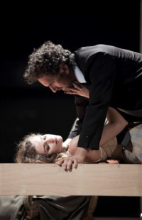 Κόκκινα φανάρια (2012)