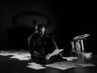Μαύρα Γράμματα σε Ασπρο Φόντο (2010)