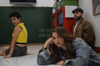 Στα Σκουπίδια (2021)