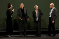 Mourning suits Electra. (2013)