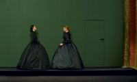 Mourning suits Electra. (2013)