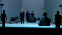 Mourning suits Electra. (2013)