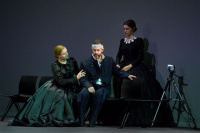 Καρυοφυλλιά Καραμπέτη - Το πένθος ταιριάζει στην Ηλέκτρα, 2013 (θέατρο)