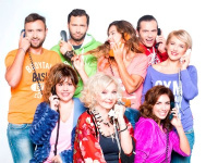 Αναμείνατε στο ακουστικό σας 2015
