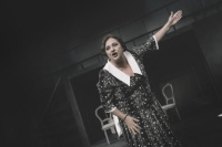 Ελισάβετ Κωνσταντινίδου - Το τρίτο στεφάνι, 2016 (θέατρο)